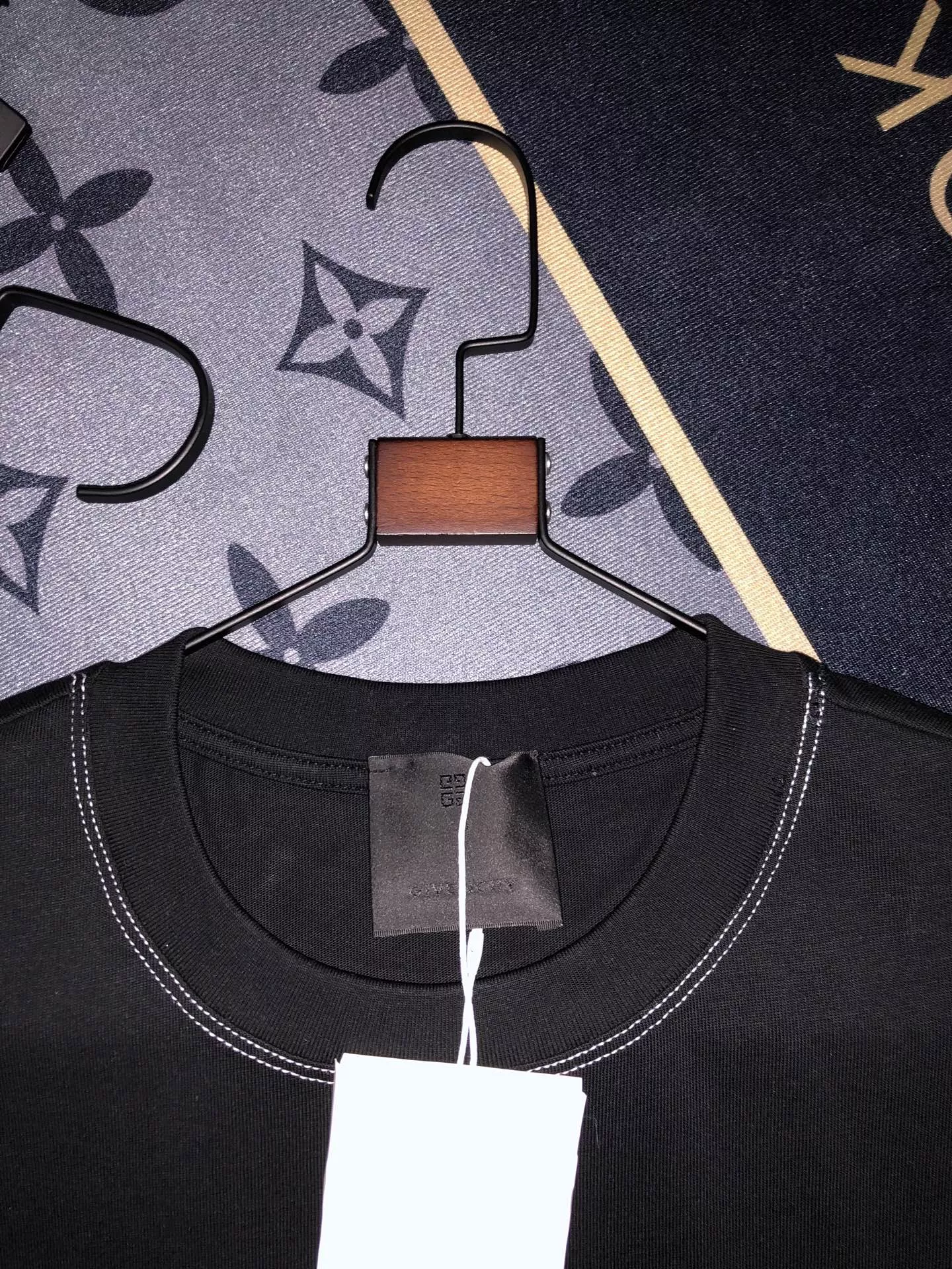 Givenchy T-Shirts Short Sleeved For Unisex Elegant 5507