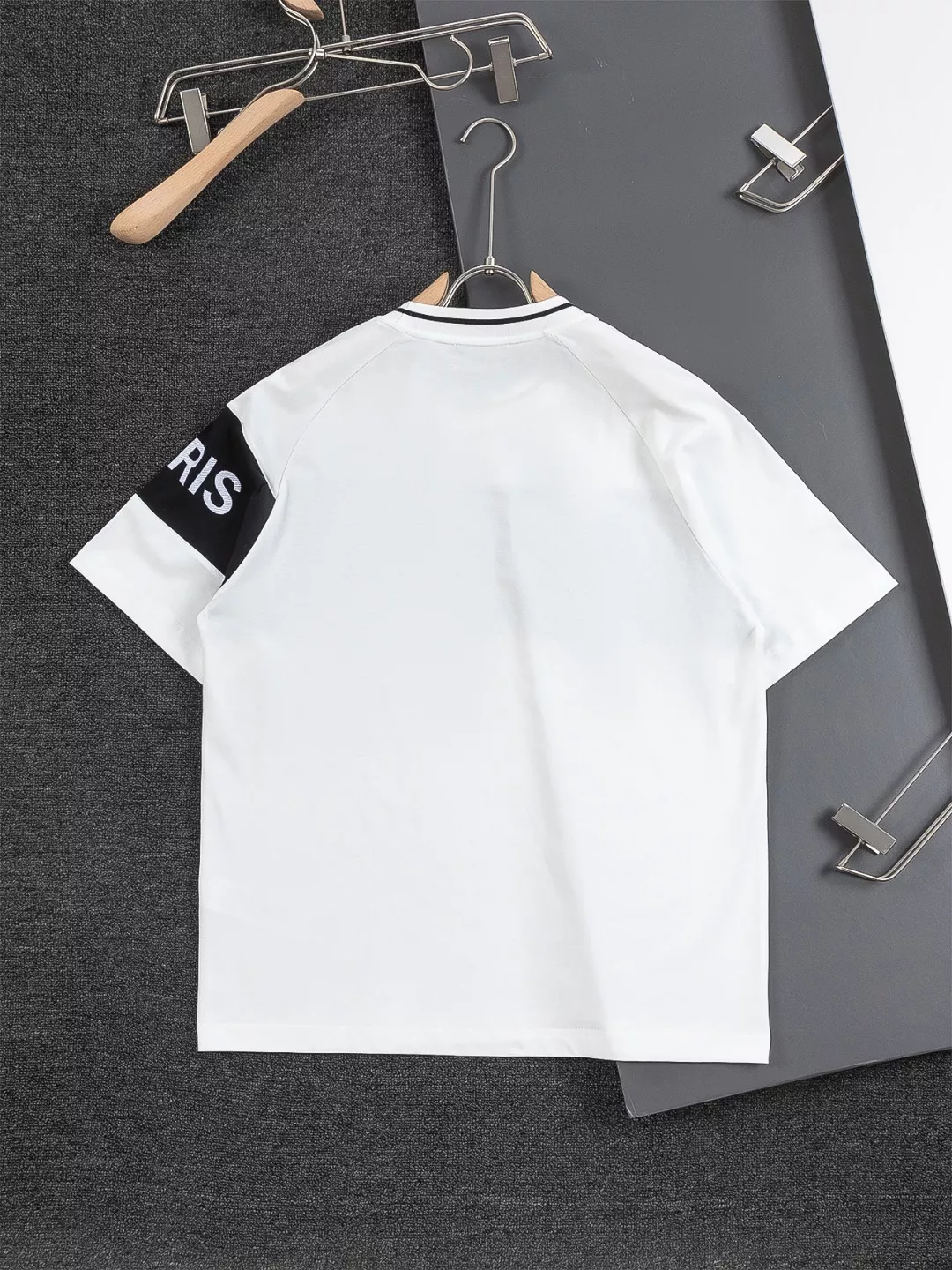 Givenchy T-Shirts Short Sleeved For Unisex ModernLook 2309