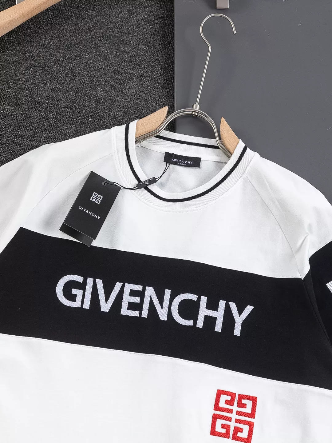 Givenchy T-Shirts Short Sleeved For Unisex ModernLook 2309