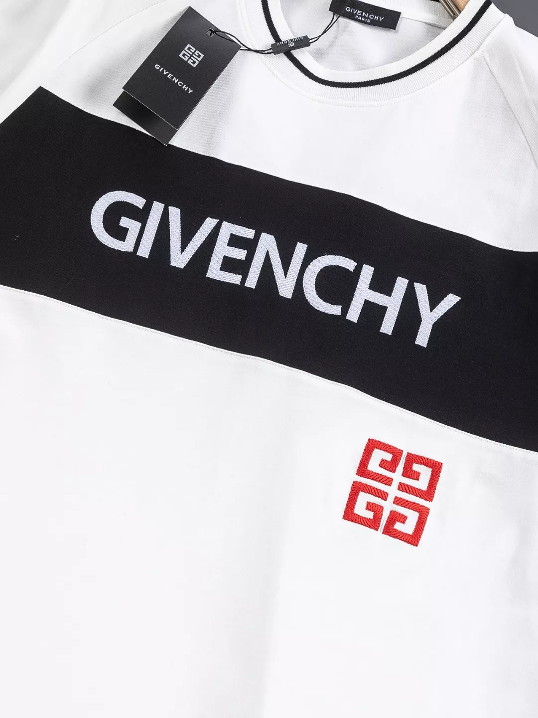 Givenchy T-Shirts Short Sleeved For Unisex ModernLook 2309