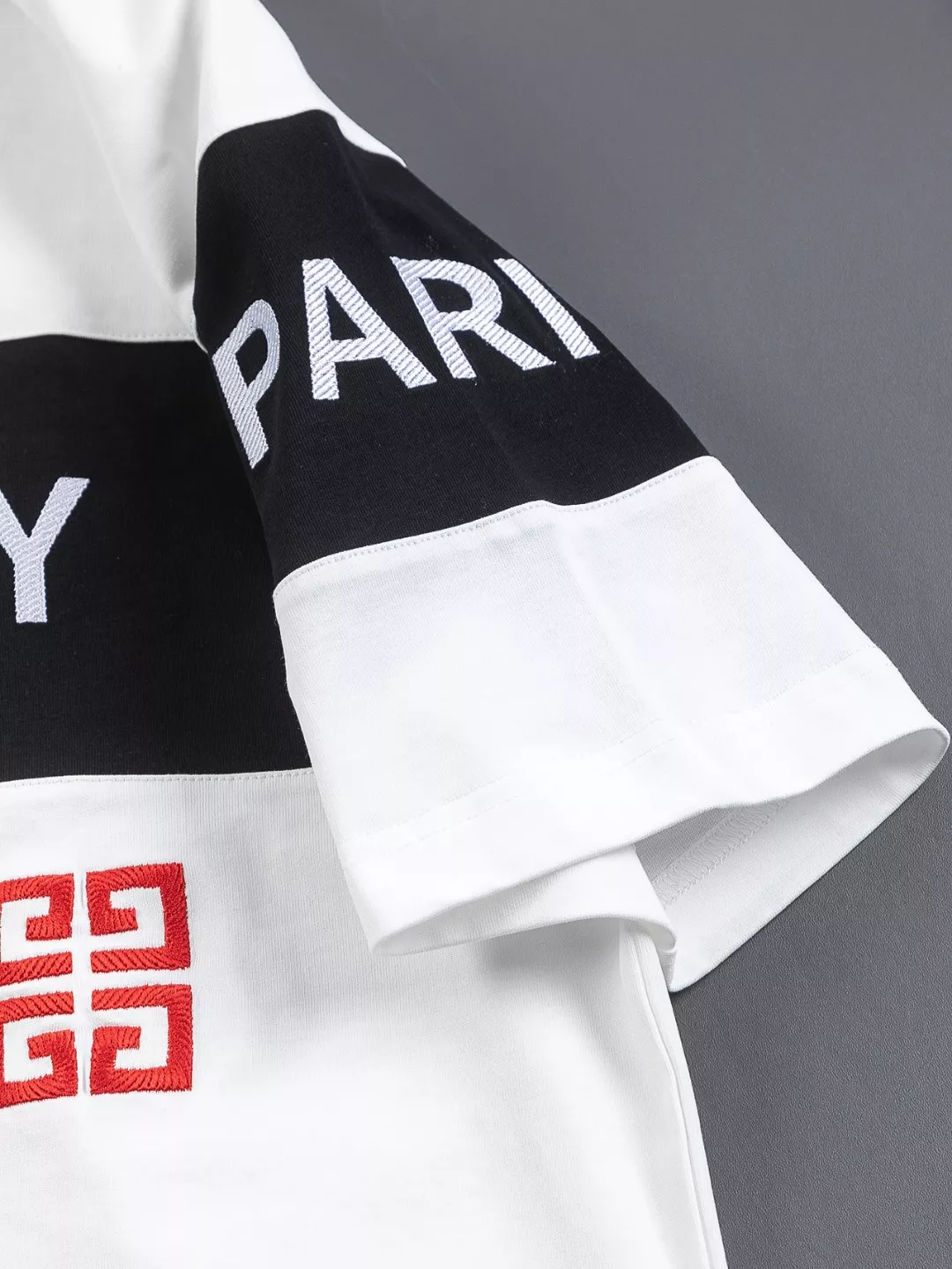 Givenchy T-Shirts Short Sleeved For Unisex ModernLook 2309