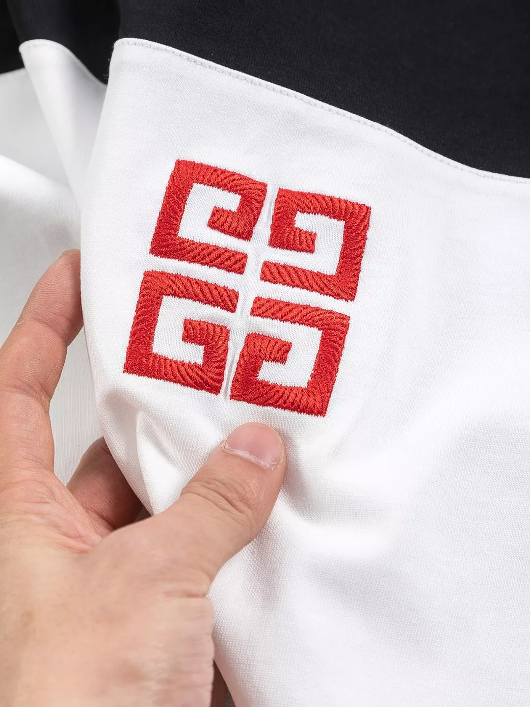 Givenchy T-Shirts Short Sleeved For Unisex ModernLook 2309