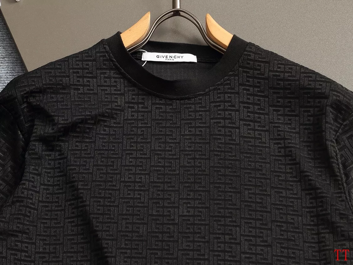 Givenchy T-Shirts Short Sleeved For Unisex Trendsetting 9861