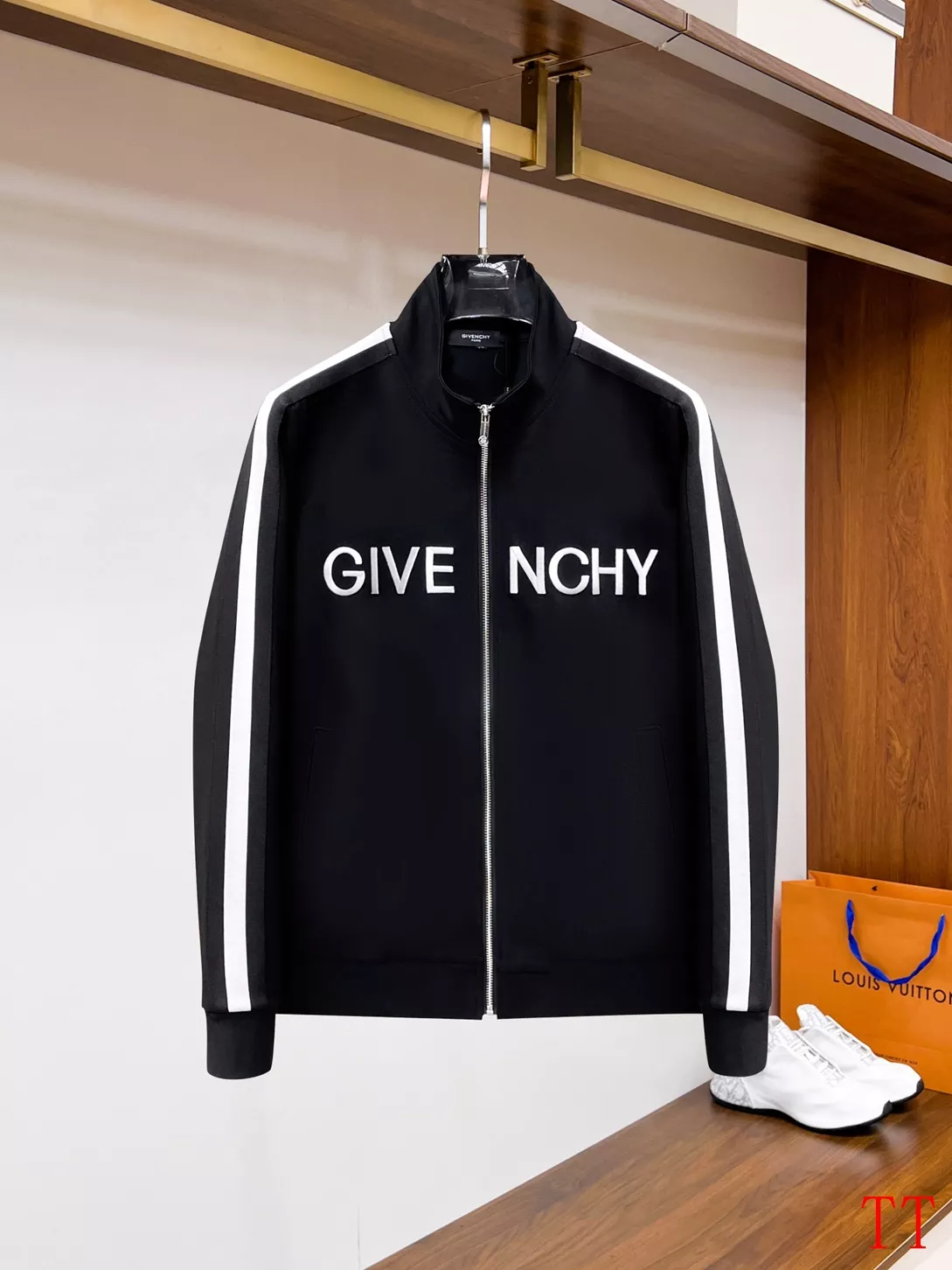 Givenchy Tracksuits Long Sleeved For Men Versatile 4349