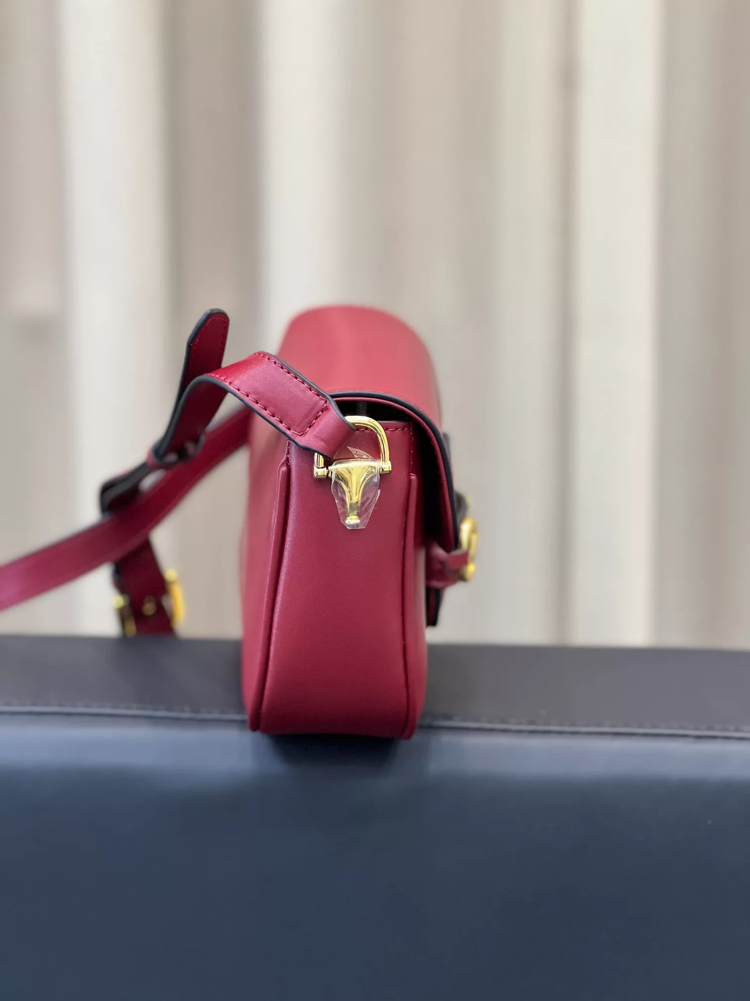 GoAnywhere 1373 Gucci AAA Quality Messenger Bags For Women