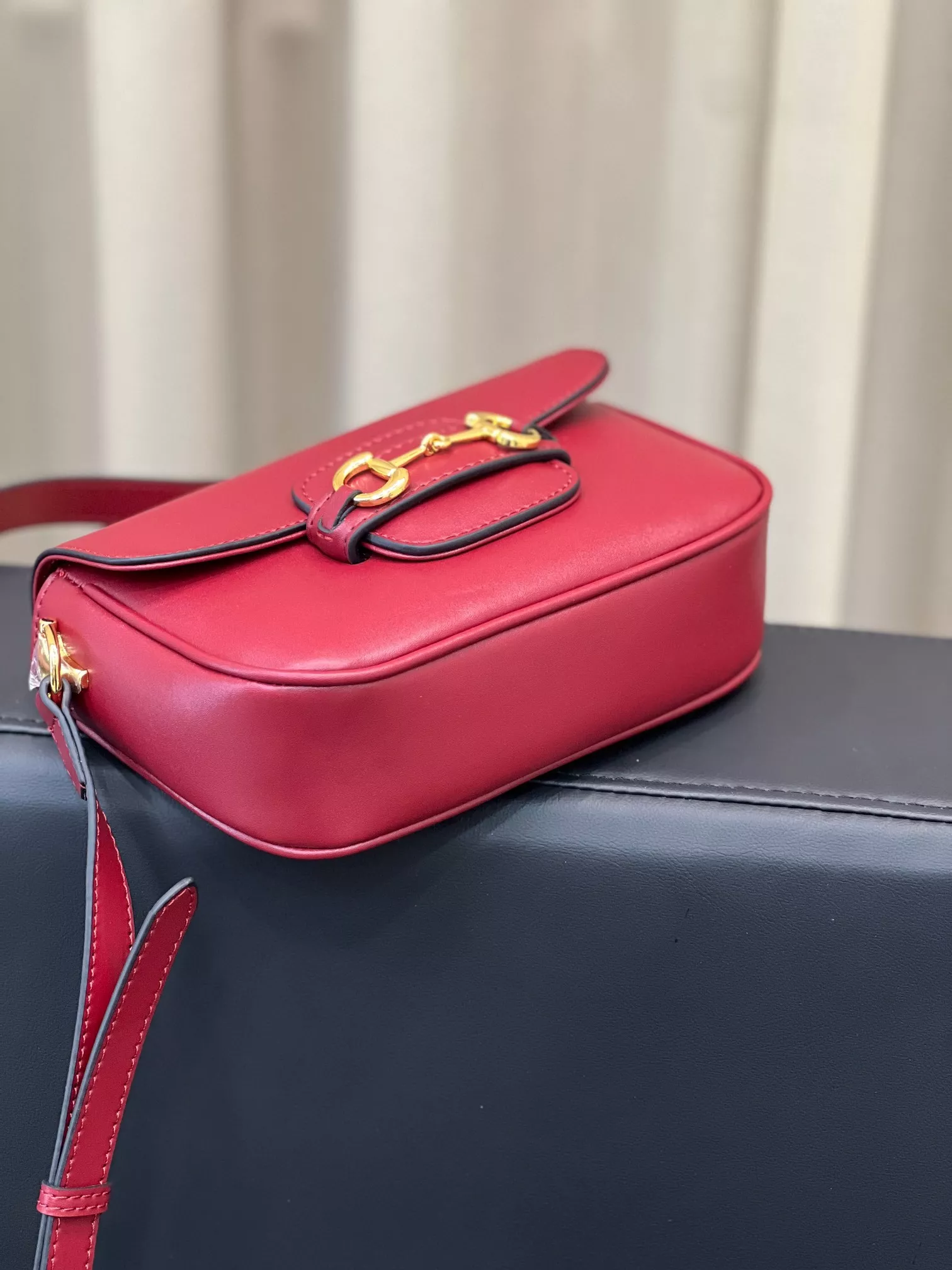 GoAnywhere 1373 Gucci AAA Quality Messenger Bags For Women