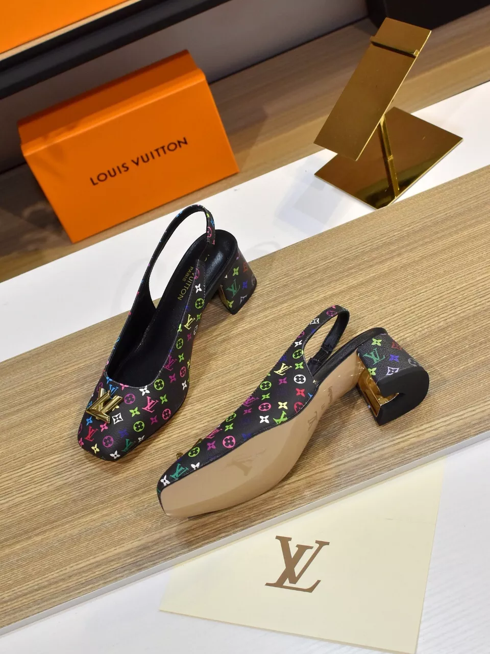 GoAnywhere 197 Louis Vuitton Sandal For Women