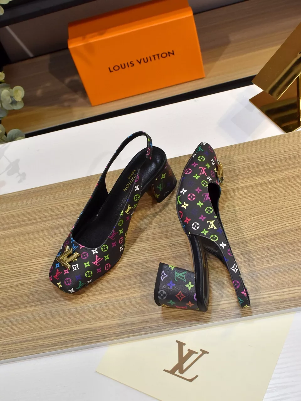 GoAnywhere 197 Louis Vuitton Sandal For Women