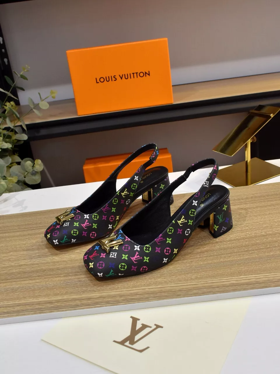 GoAnywhere 197 Louis Vuitton Sandal For Women