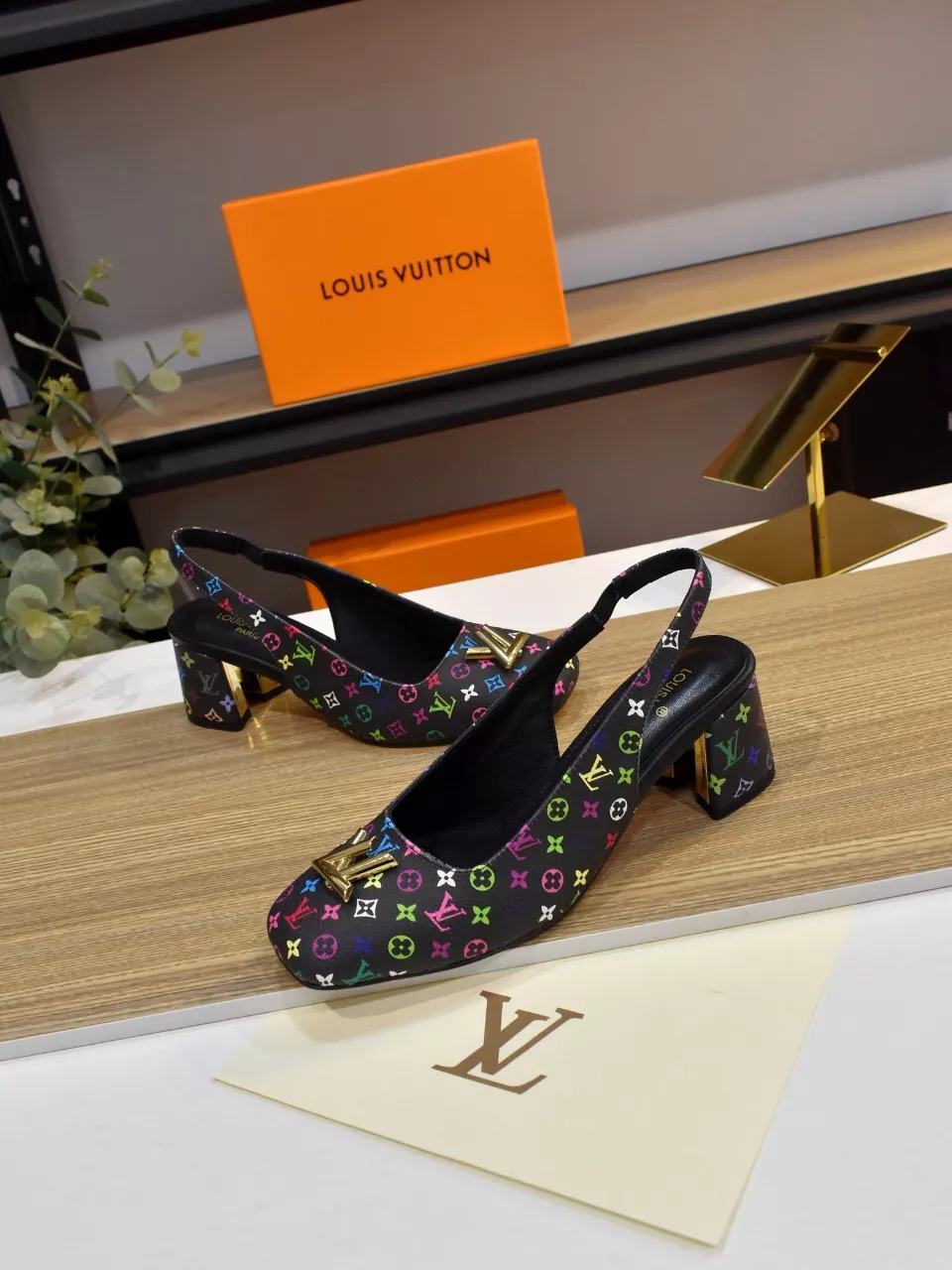 GoAnywhere 197 Louis Vuitton Sandal For Women