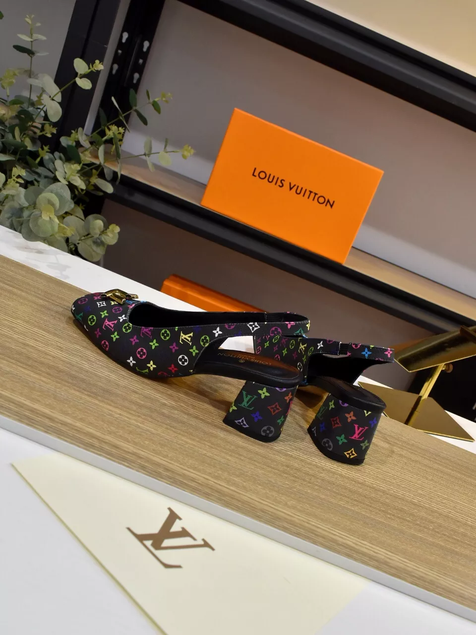 GoAnywhere 197 Louis Vuitton Sandal For Women