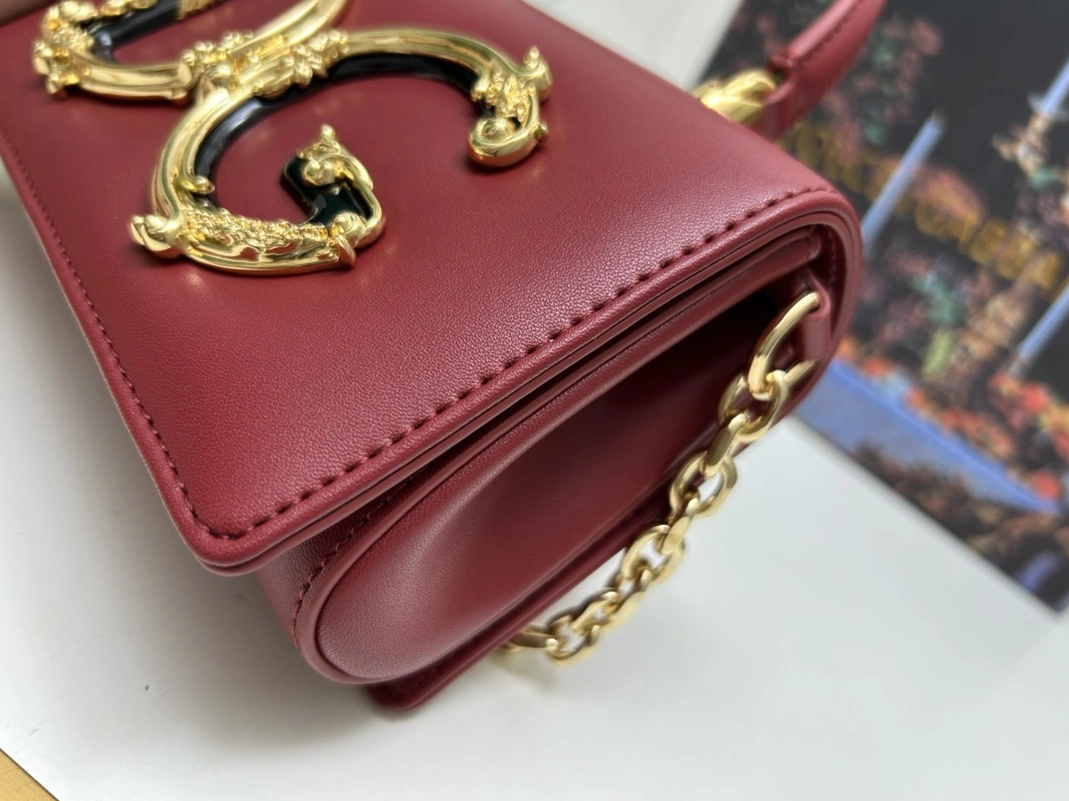 GoAnywhere 1979 Dolce & Gabbana D&G AAA Quality Messenger Bags For Women