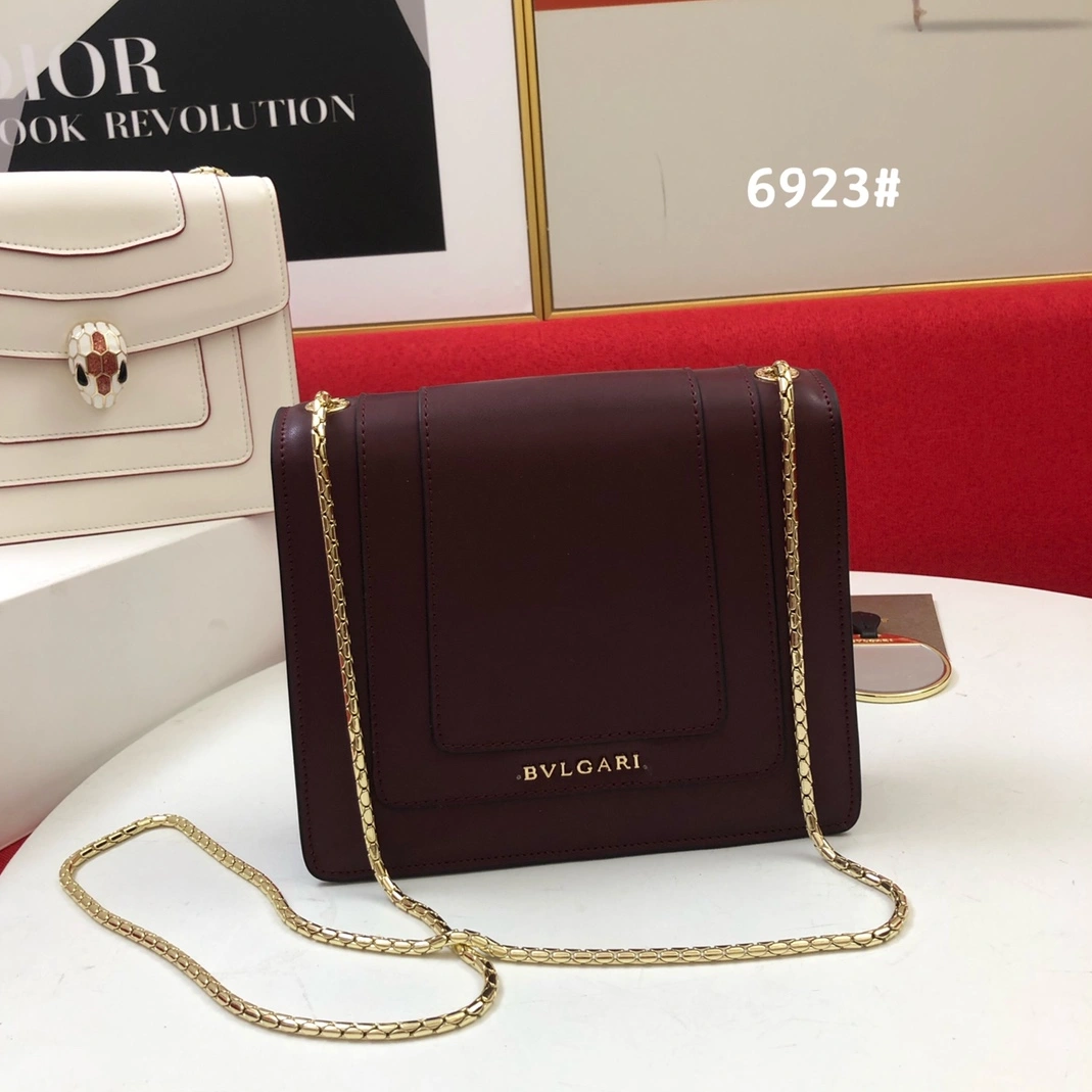 GoAnywhere 1982 Bvlgari AAA Quality Messenger Bags For Women