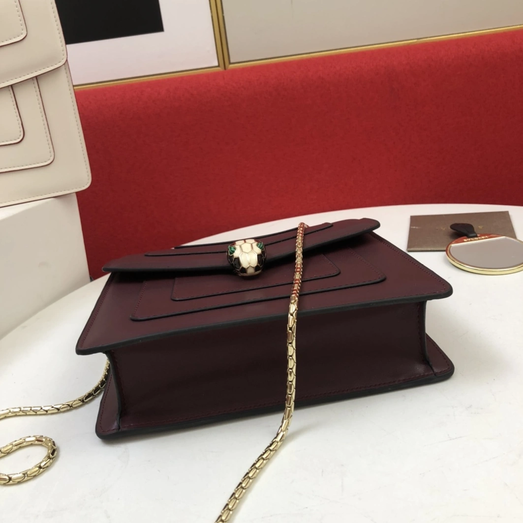 GoAnywhere 1982 Bvlgari AAA Quality Messenger Bags For Women