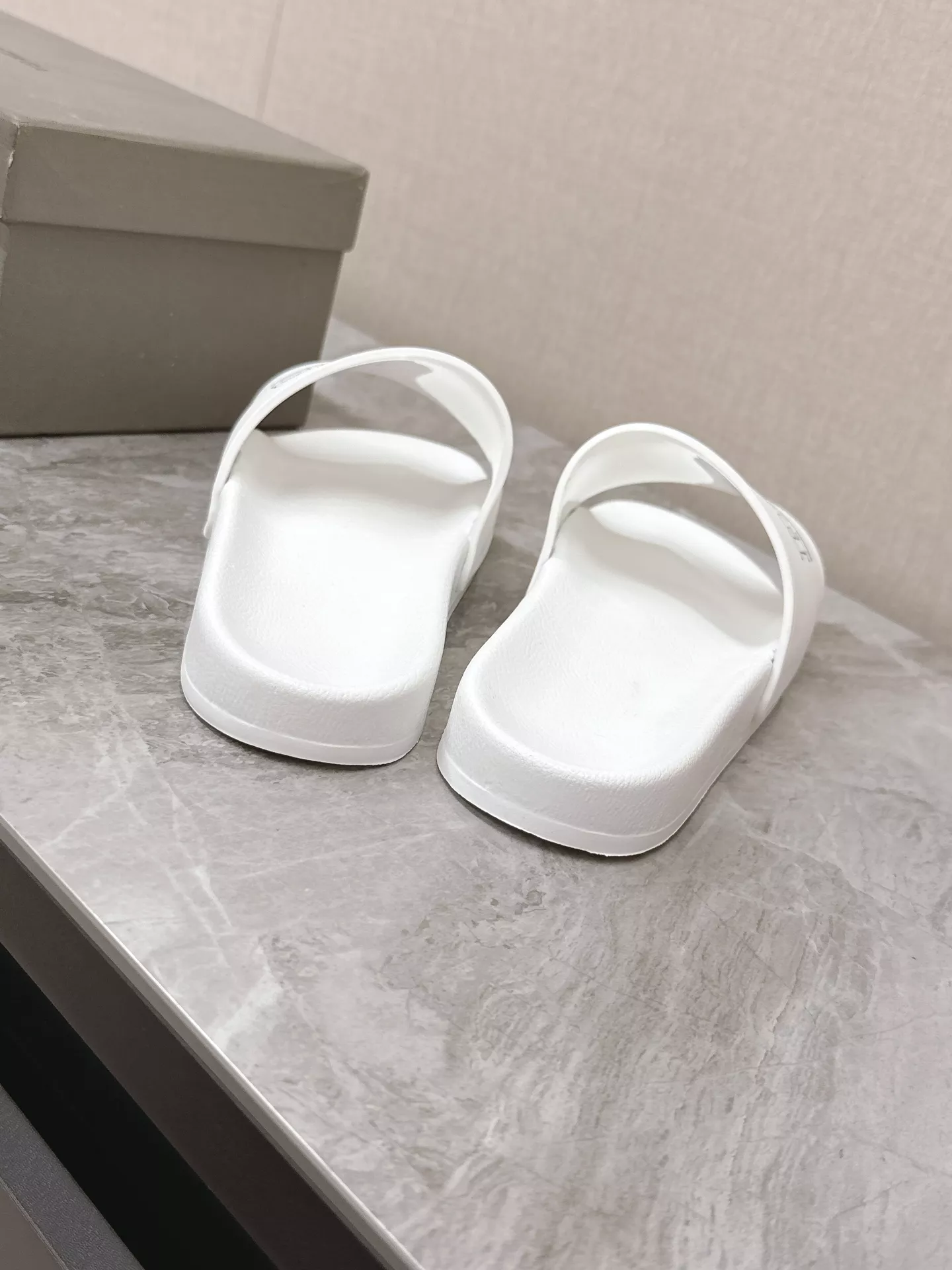 GoAnywhere 2119 Balenciaga Slippers For Women