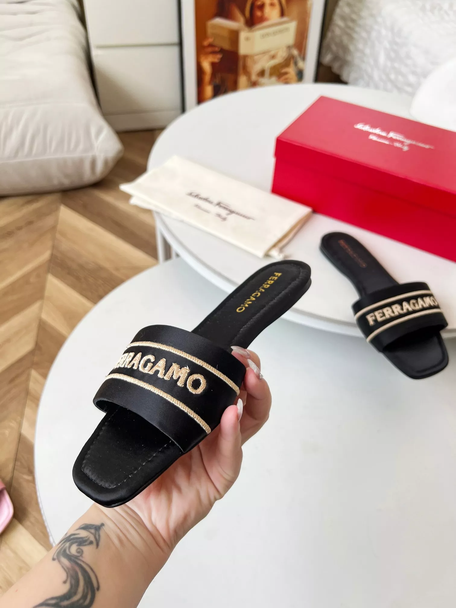 GoAnywhere 2574 Salvatore Ferragamo Slippers For Women