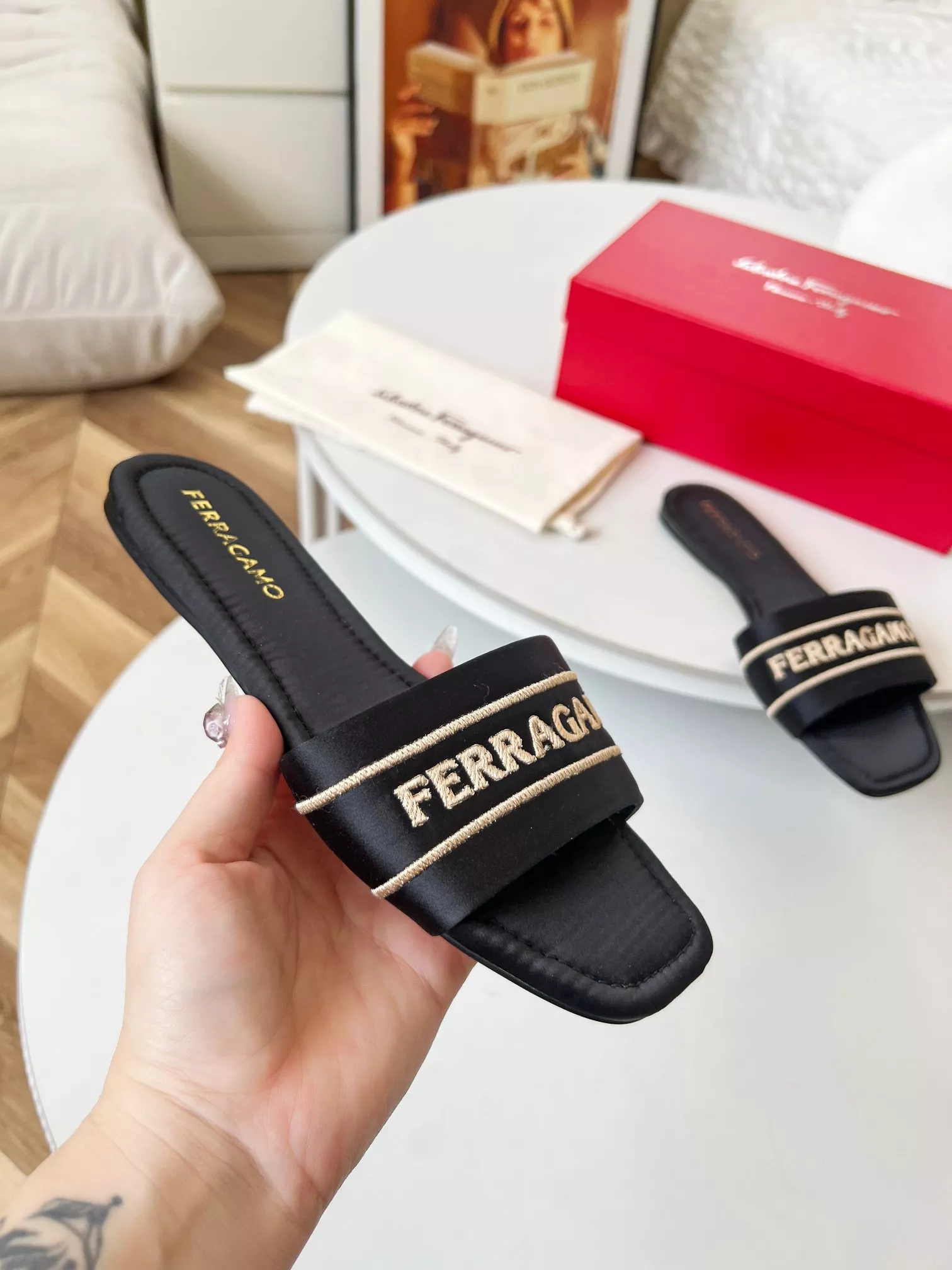 GoAnywhere 2574 Salvatore Ferragamo Slippers For Women