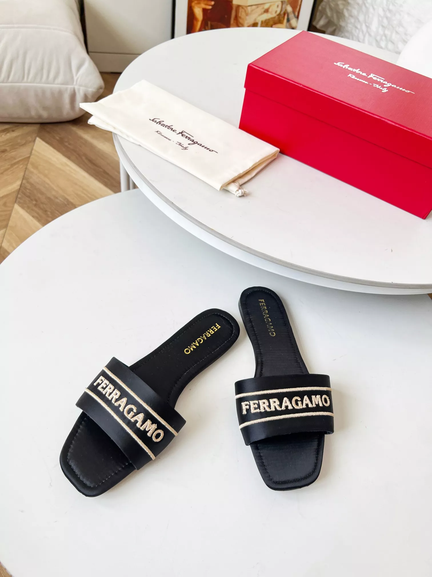 GoAnywhere 2574 Salvatore Ferragamo Slippers For Women