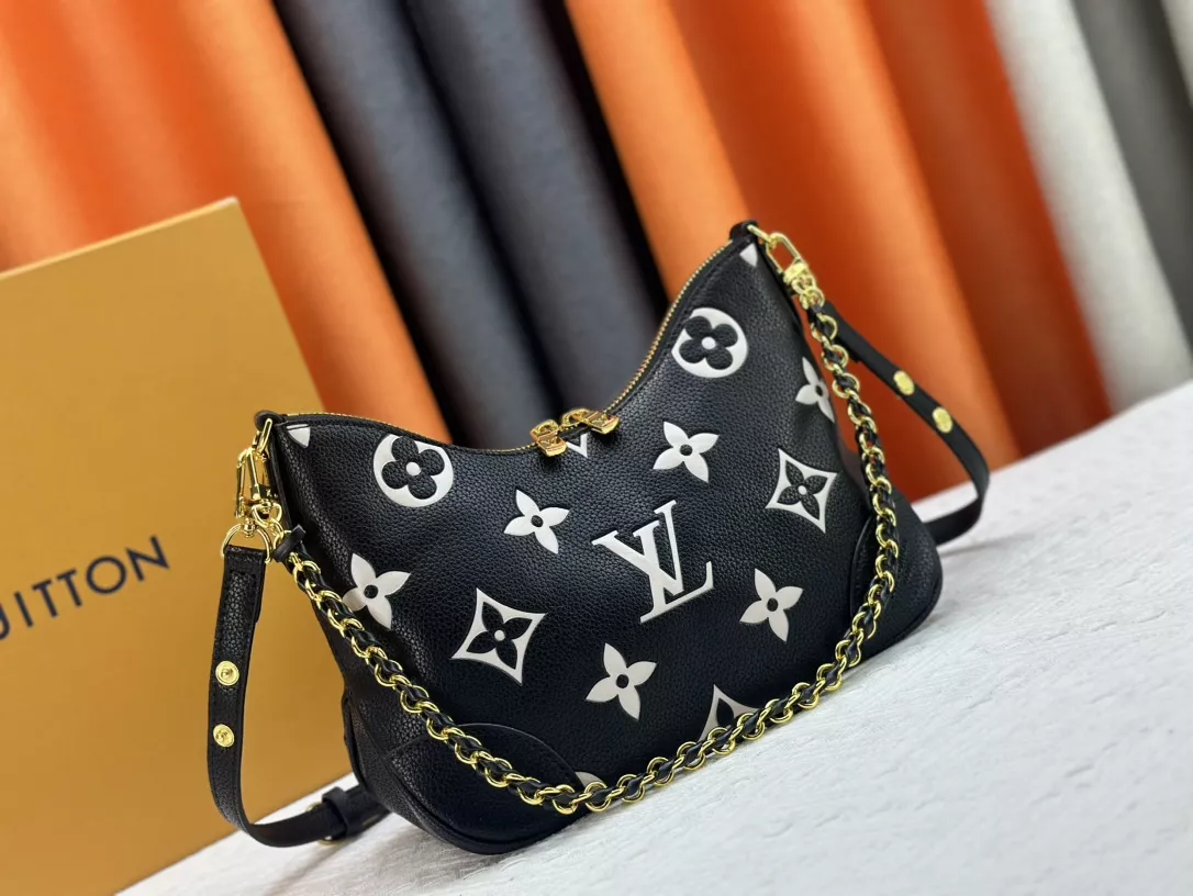 GoAnywhere 2694 Louis Vuitton AAA Quality Messenger Bags For Women