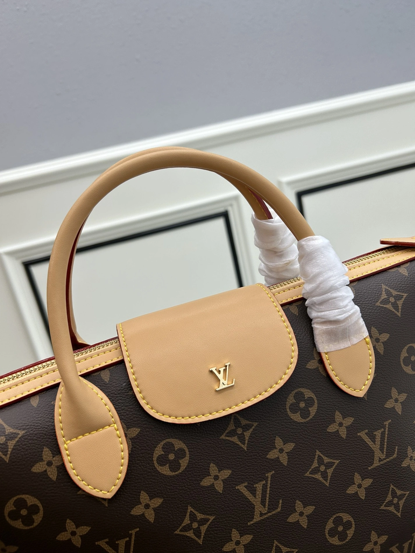 GoAnywhere 2798 Louis Vuitton AAA Quality Handbags For Women