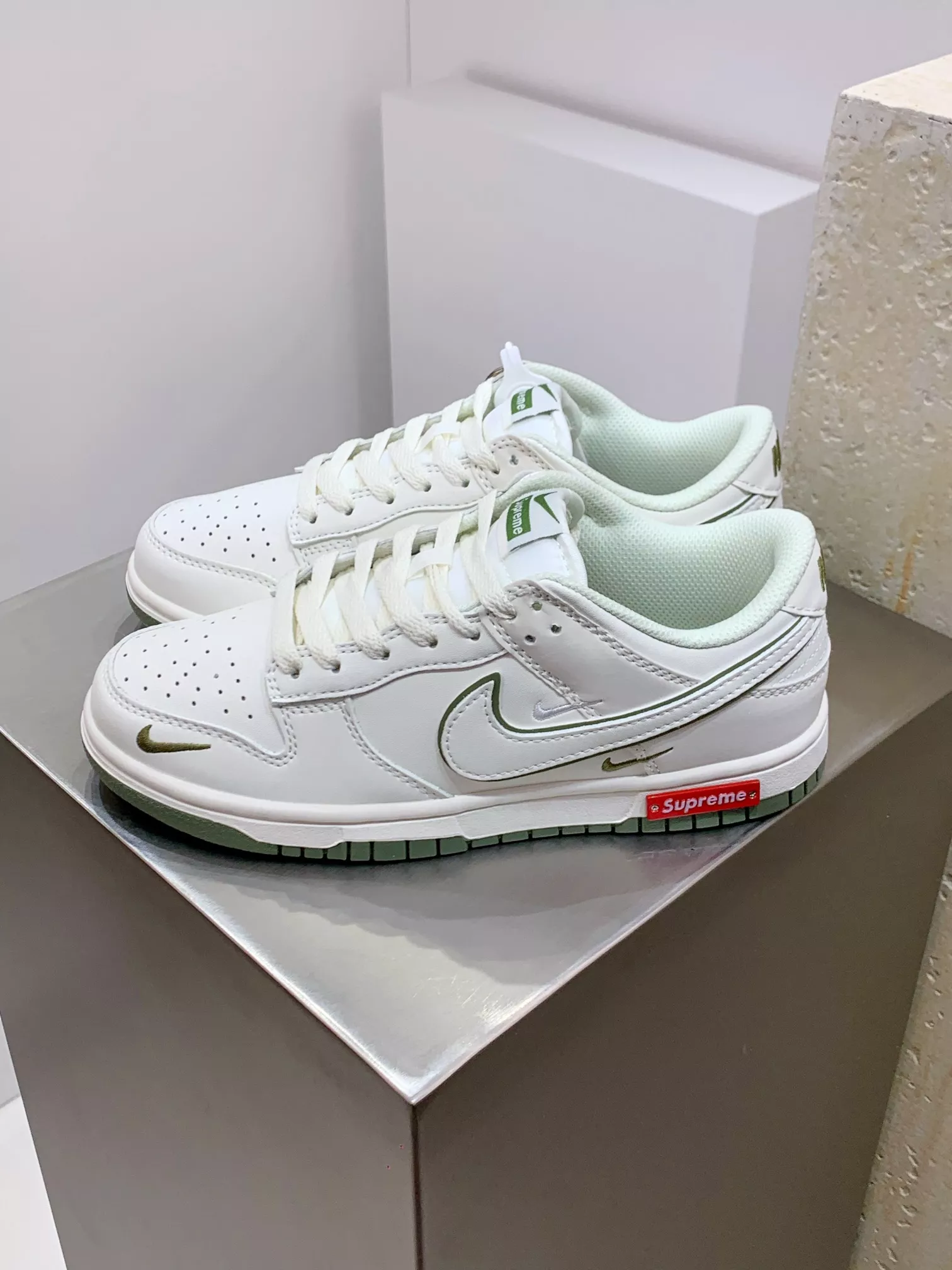 GoAnywhere 2957 Nike SB Dunk-Low For Women
