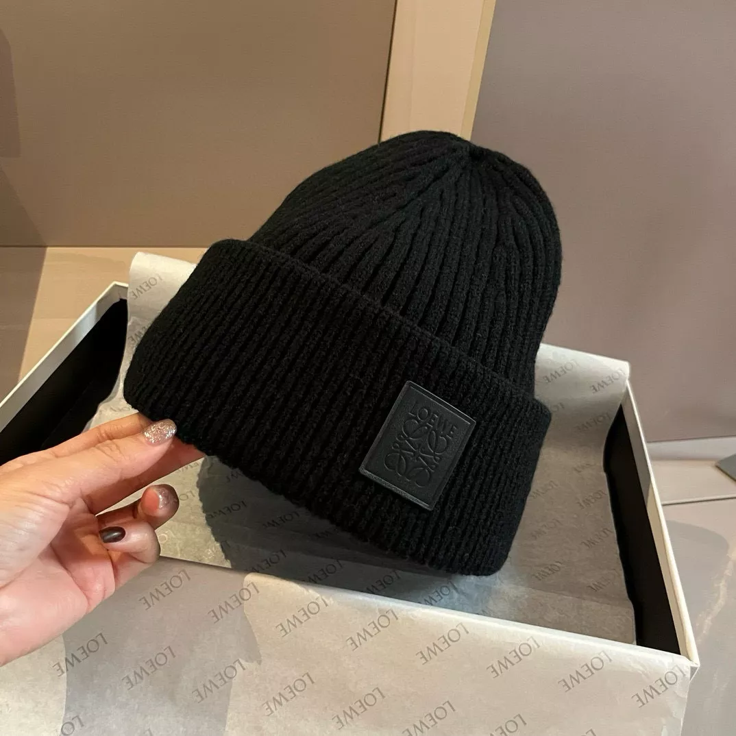 GoAnywhere 3193 LOEWE Caps