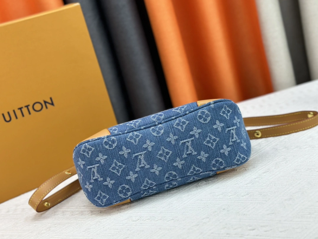 GoAnywhere 3606 Louis Vuitton AAA Quality Messenger Bags For Women