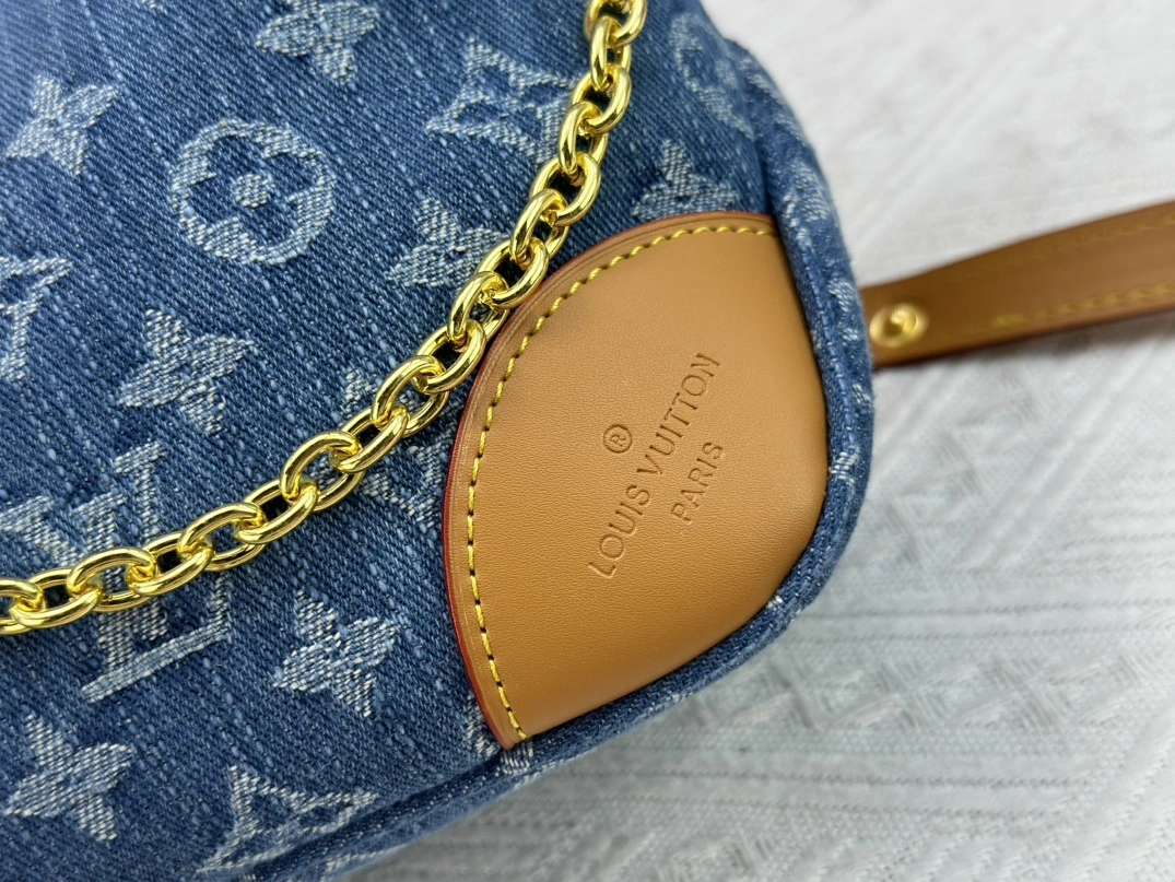 GoAnywhere 3606 Louis Vuitton AAA Quality Messenger Bags For Women