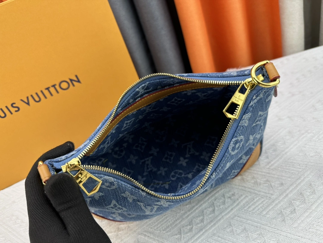 GoAnywhere 3606 Louis Vuitton AAA Quality Messenger Bags For Women