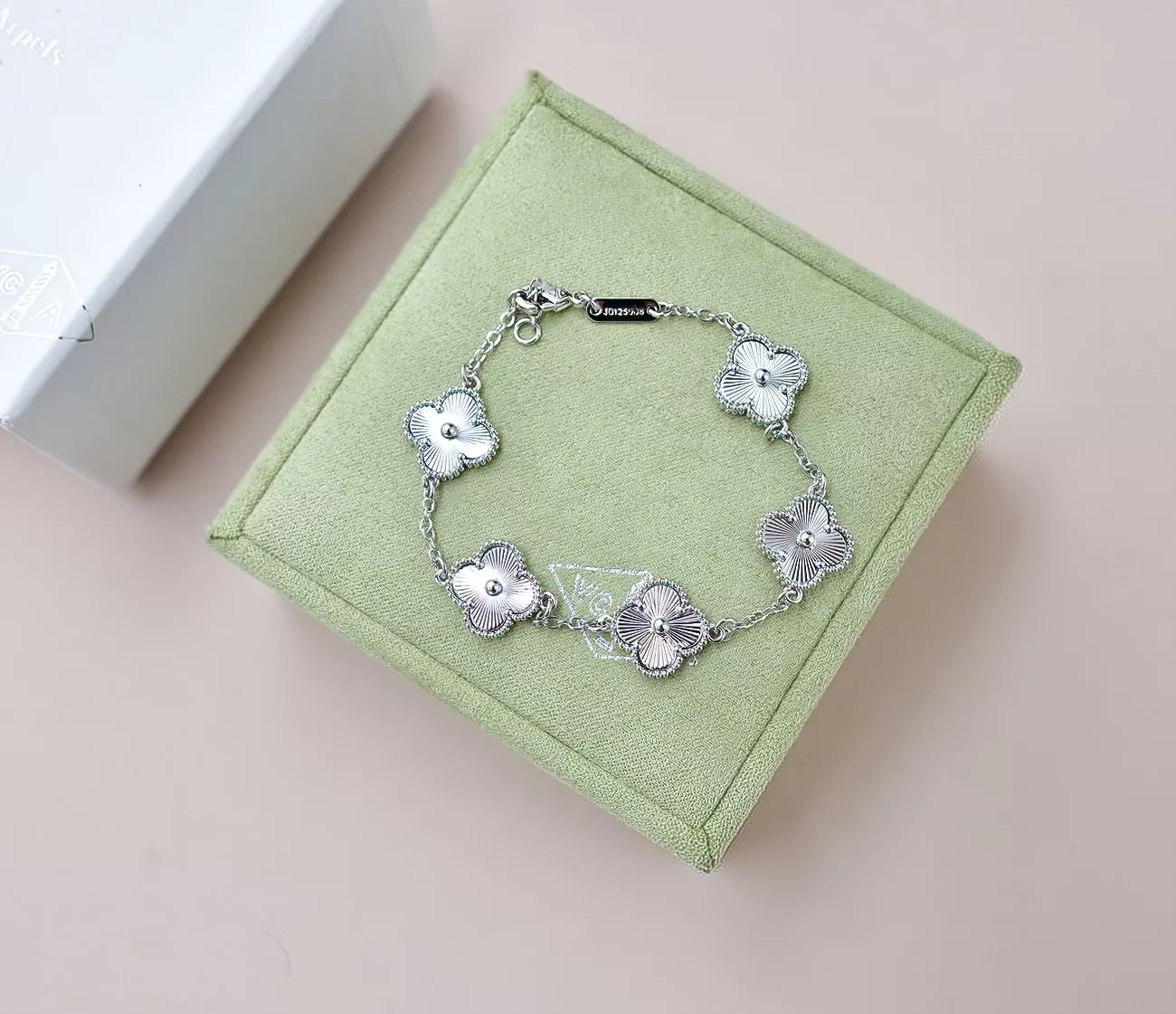 GoAnywhere 3723 Van Cleef & Arpels Bracelets For Women