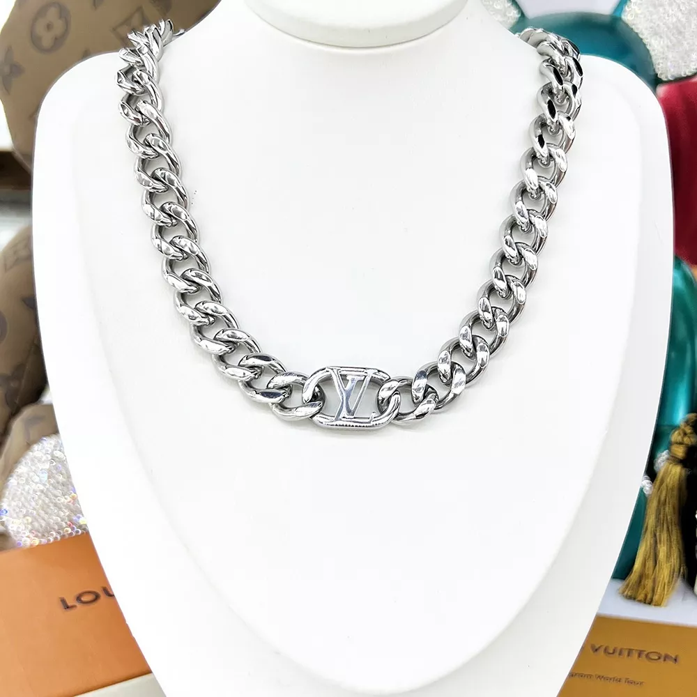 GoAnywhere 3933 Louis Vuitton Necklaces