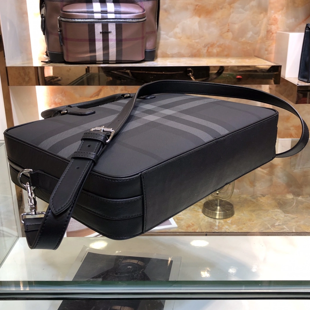 GoAnywhere 4033 Burberry AAA Man Handbags