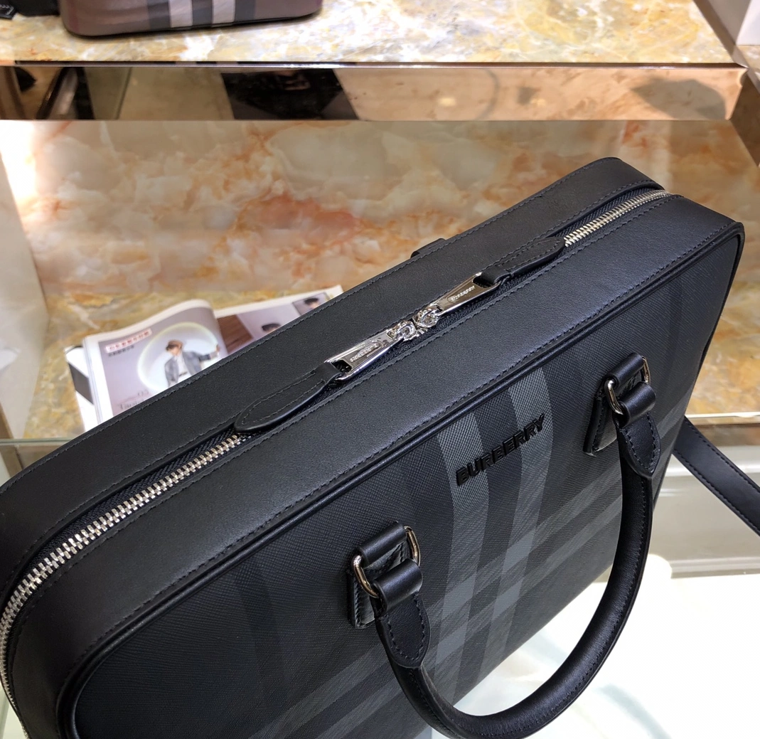 GoAnywhere 4033 Burberry AAA Man Handbags