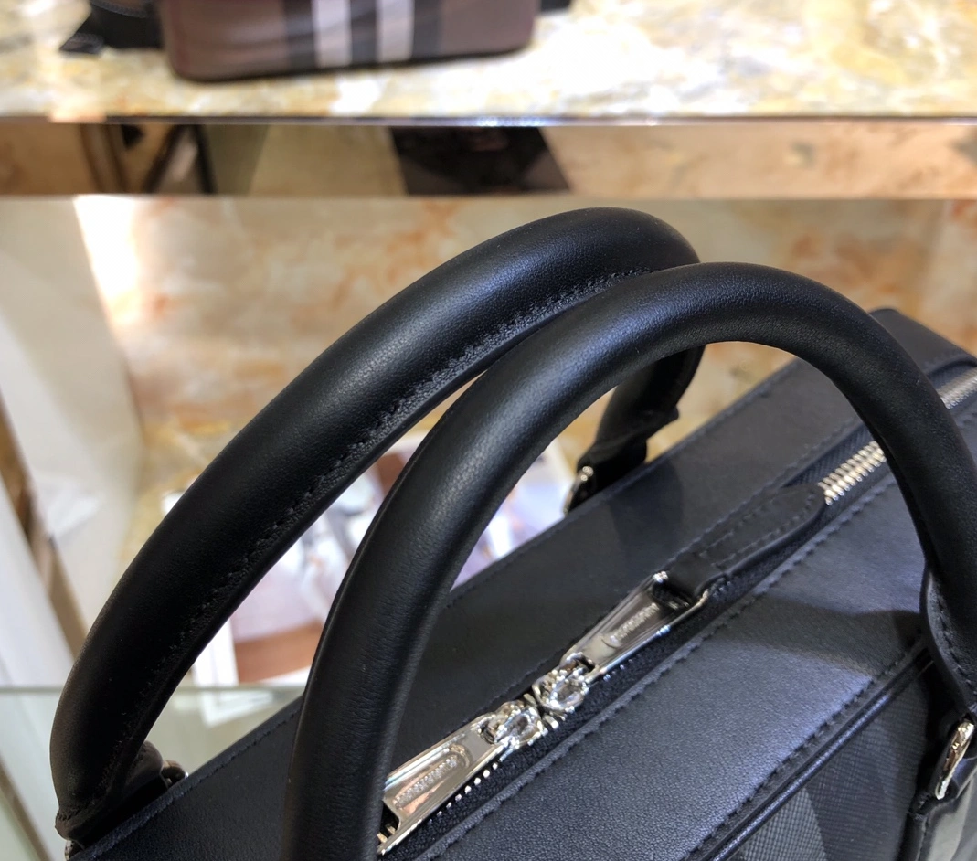 GoAnywhere 4033 Burberry AAA Man Handbags