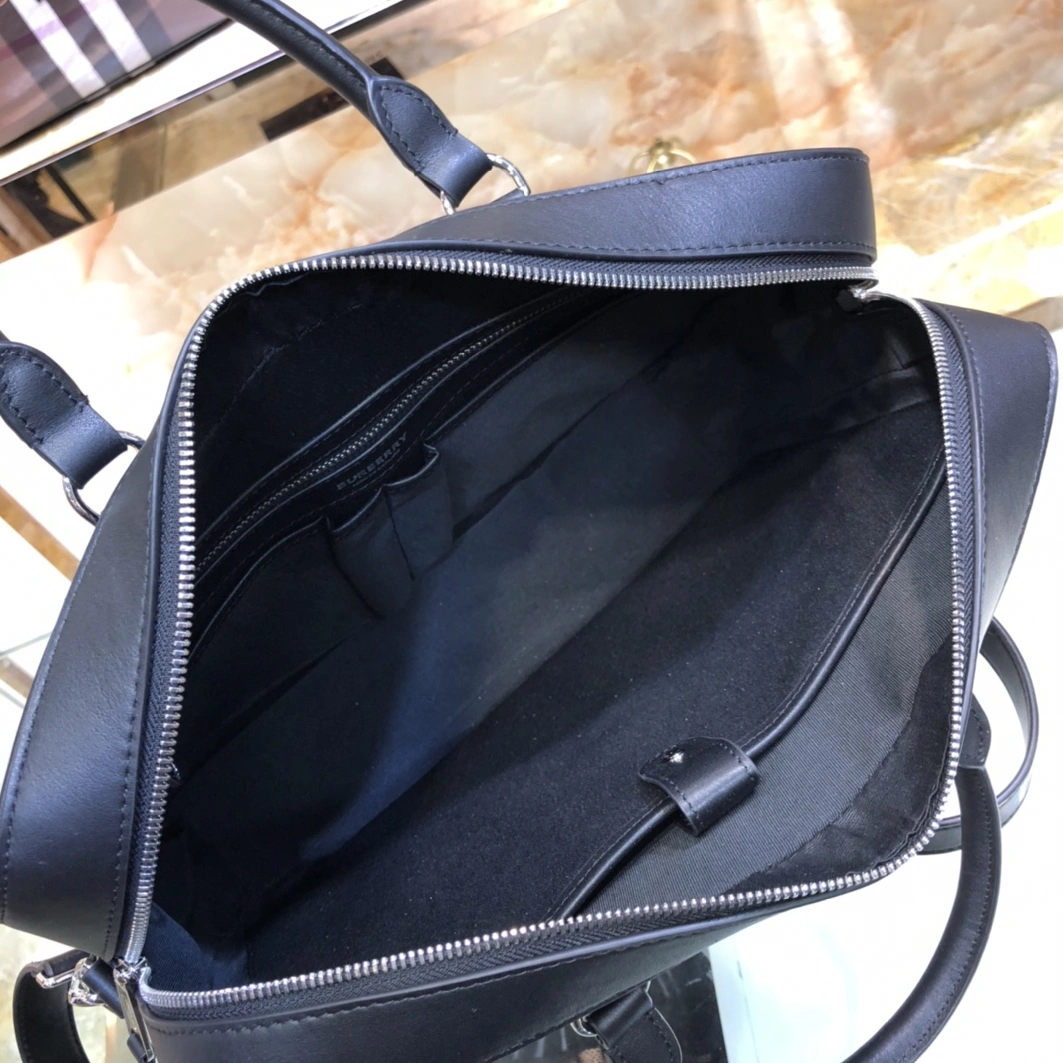 GoAnywhere 4033 Burberry AAA Man Handbags