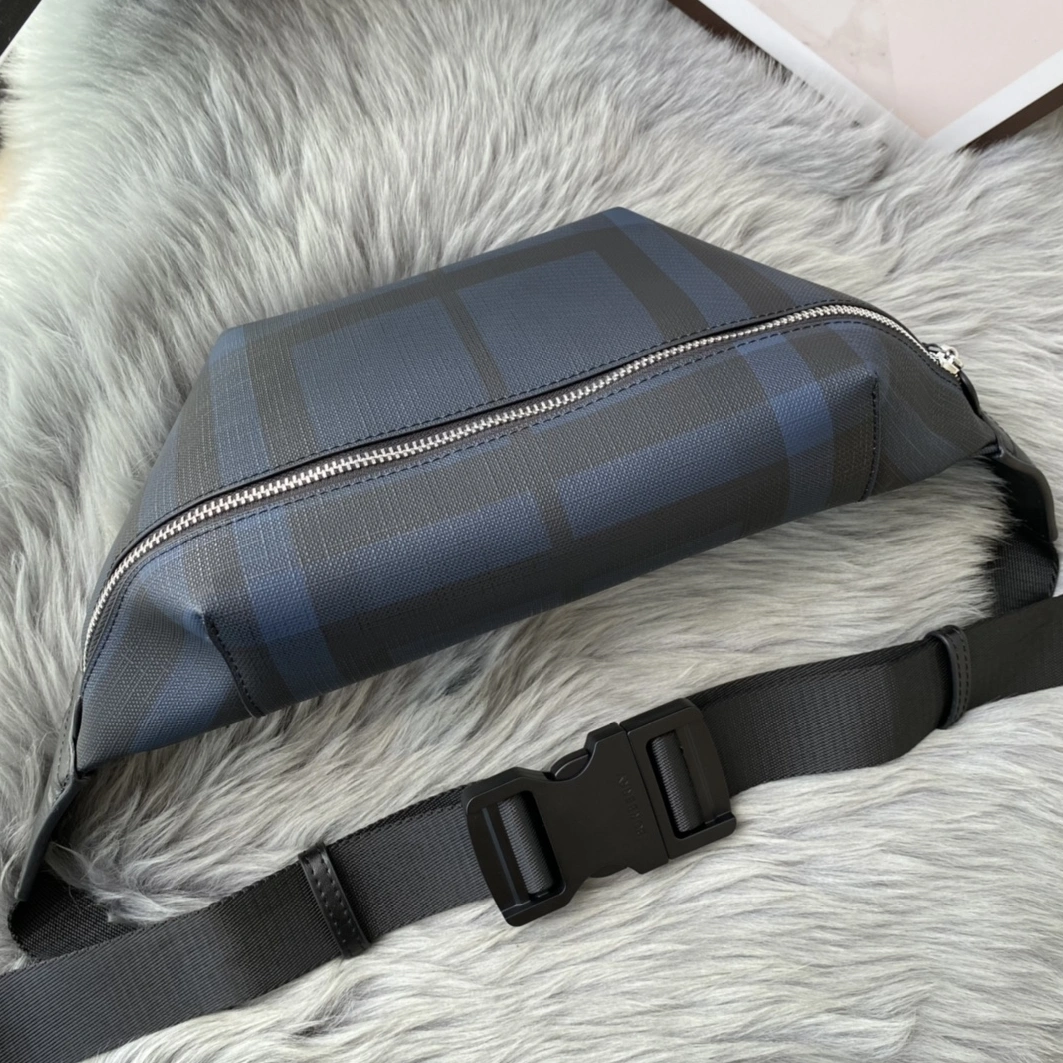 GoAnywhere 4456 Burberry AAA Man Messenger Bags
