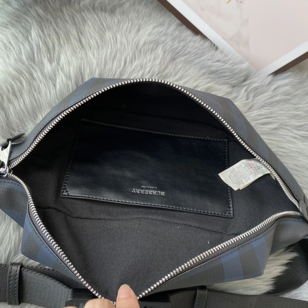 GoAnywhere 4456 Burberry AAA Man Messenger Bags