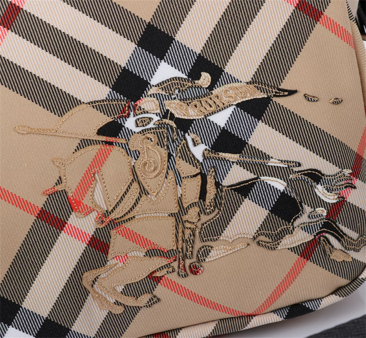 GoAnywhere 4746 Burberry AAA Man Messenger Bags