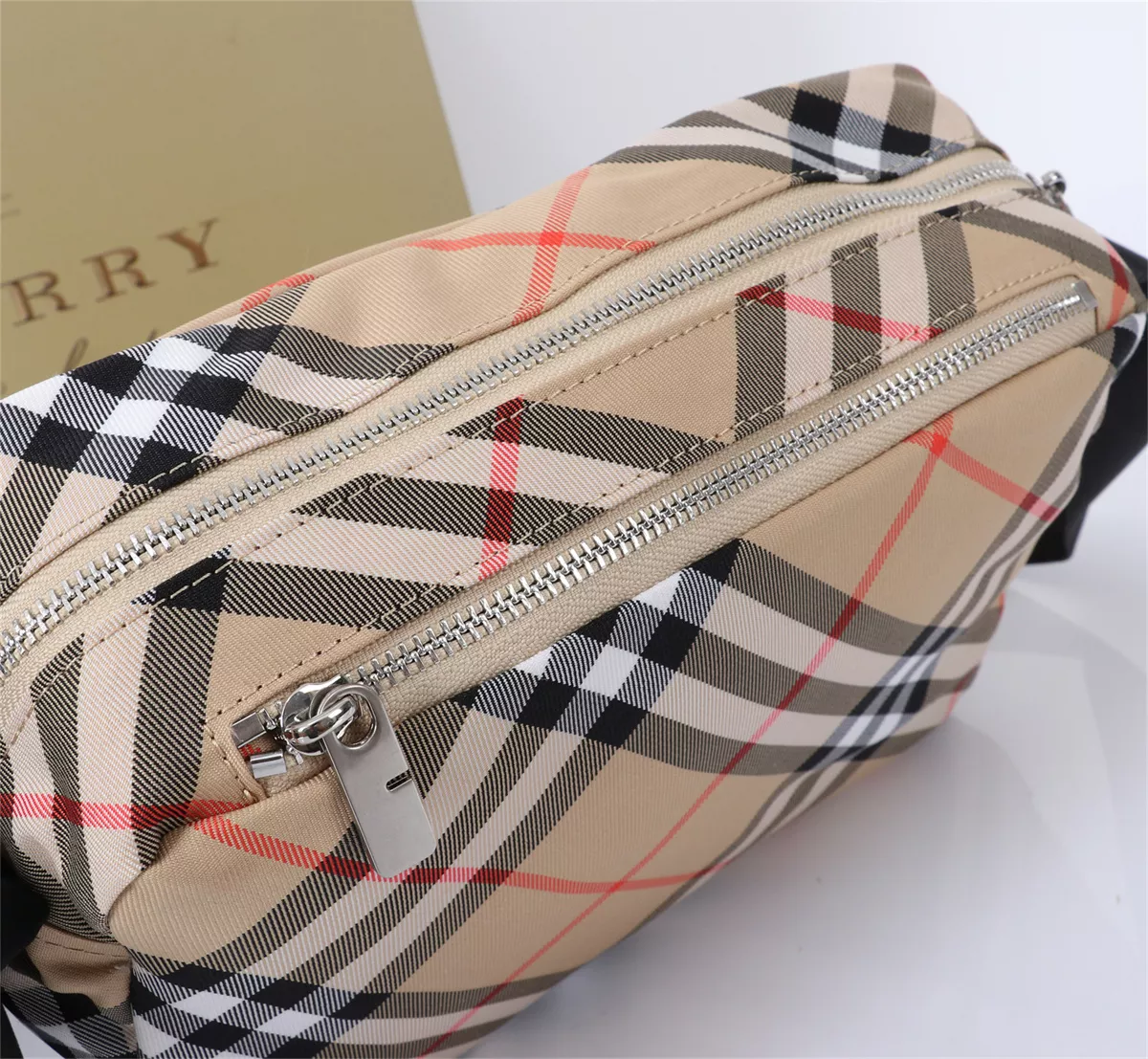GoAnywhere 4746 Burberry AAA Man Messenger Bags