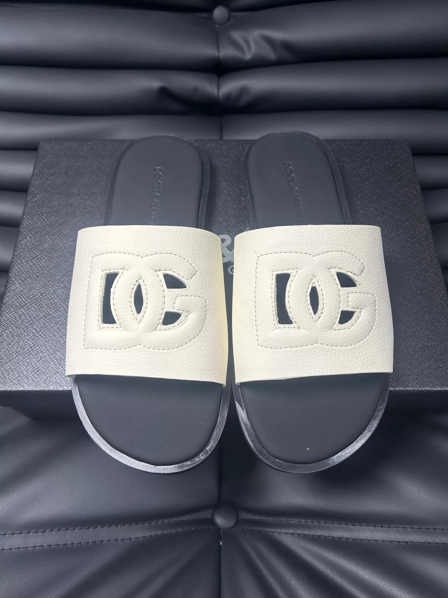GoAnywhere 5042 Dolce & Gabbana D&G Slippers For Men