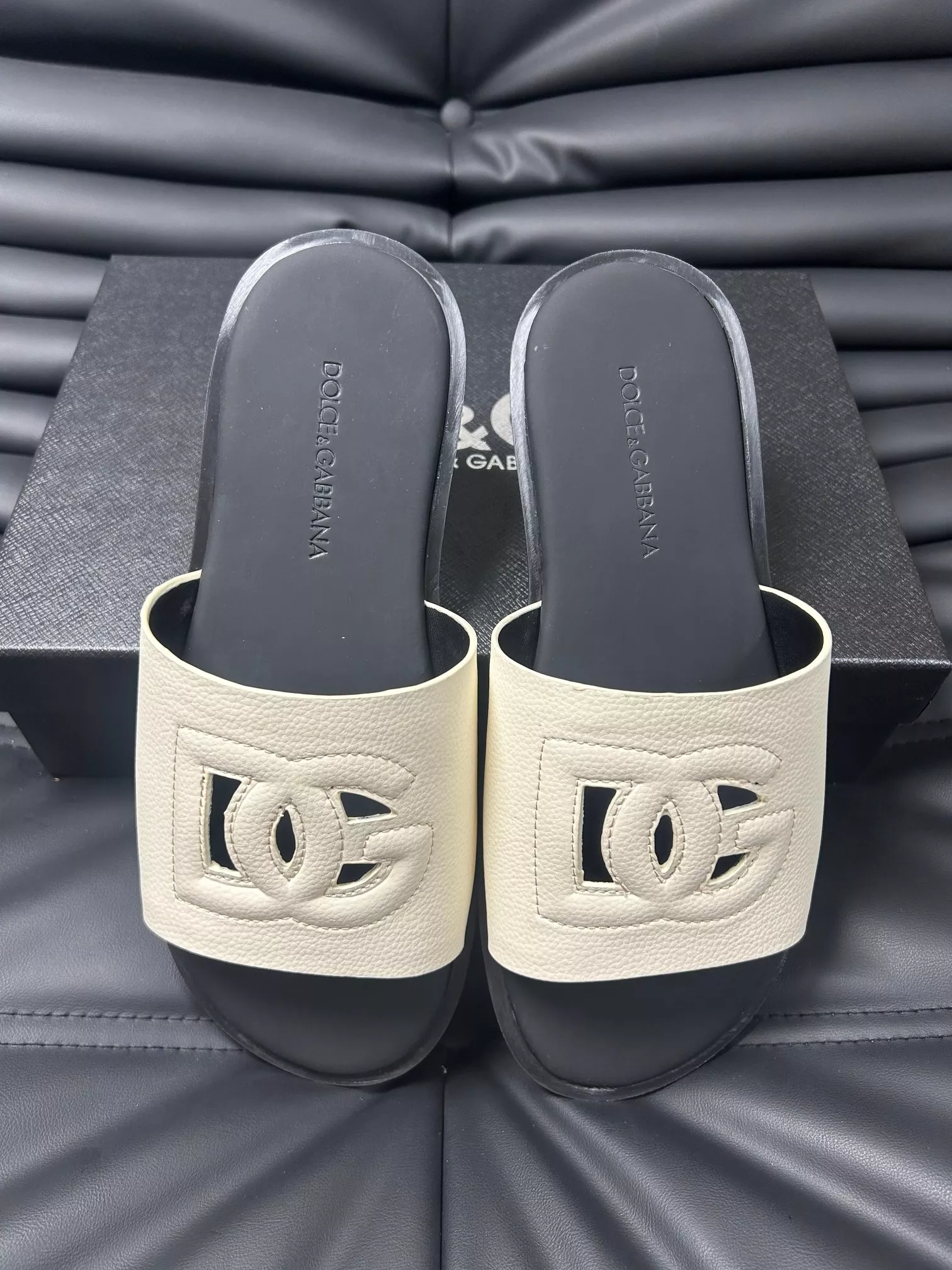 GoAnywhere 5042 Dolce & Gabbana D&G Slippers For Men