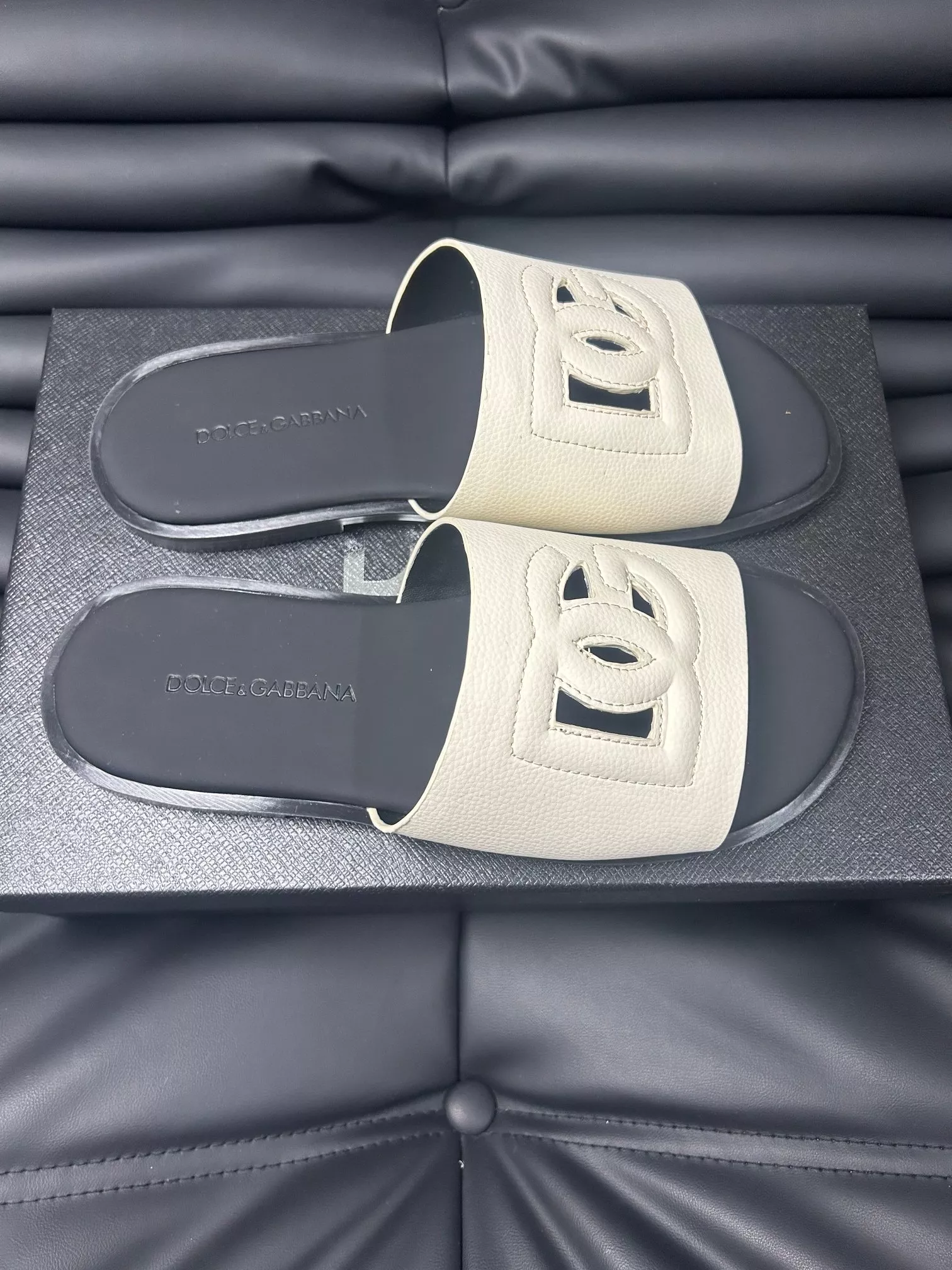 GoAnywhere 5042 Dolce & Gabbana D&G Slippers For Men