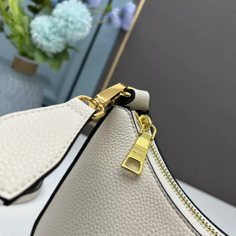 GoAnywhere 5272 Prada AAA Quality Messenger Bags For Women
