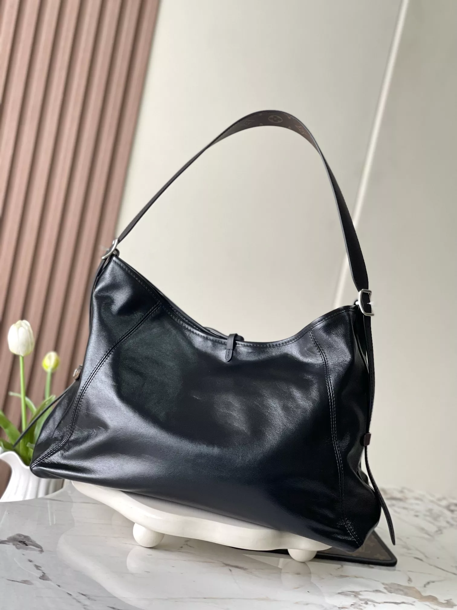 GoAnywhere 5421 Louis Vuitton AAA Quality Shoulder Bags For Women