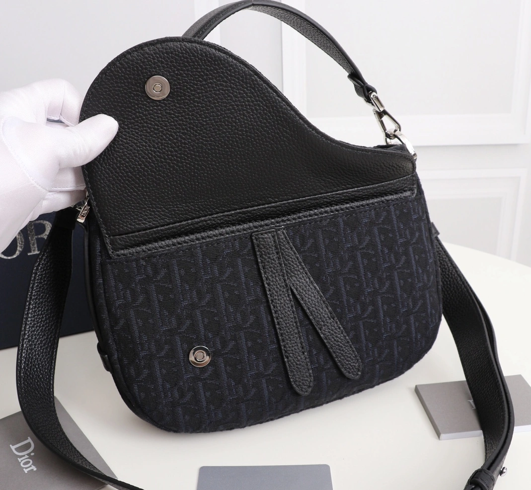 GoAnywhere 5467 Christian Dior AAA Man Messenger Bags