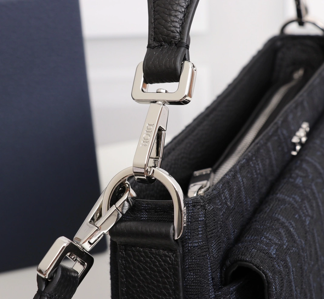 GoAnywhere 5467 Christian Dior AAA Man Messenger Bags