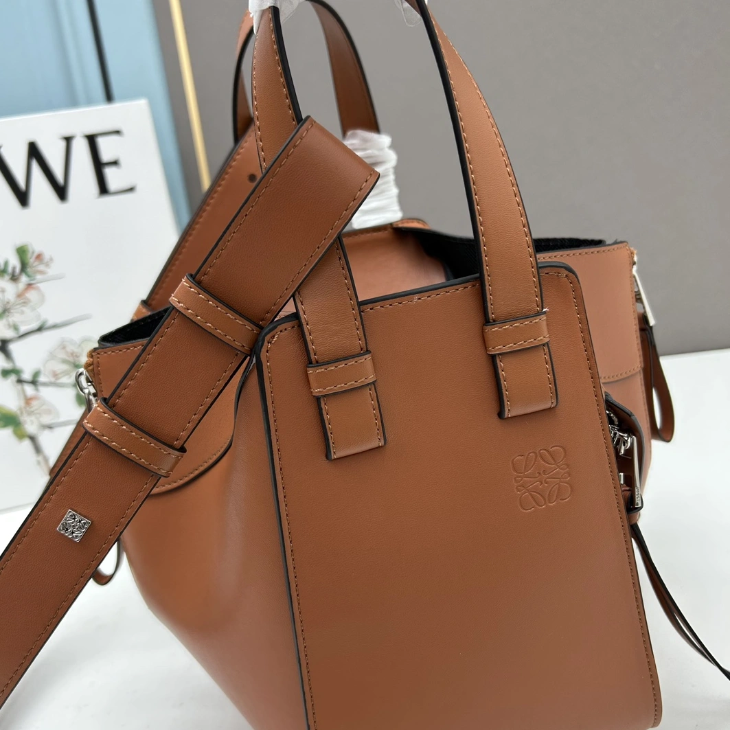 GoAnywhere 557 LOEWE AAA Quality Handbags For Women