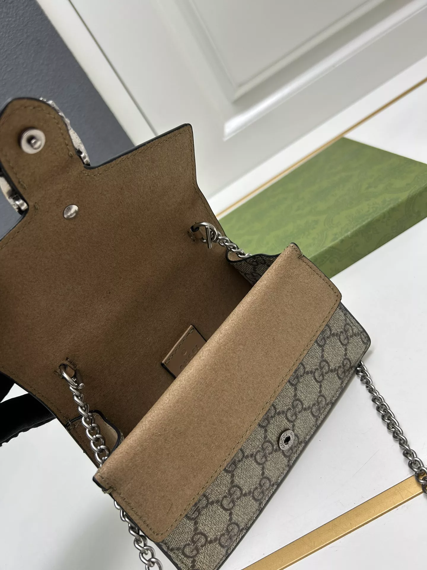 GoAnywhere 5722 Gucci AAA Quality Messenger Bags For Women