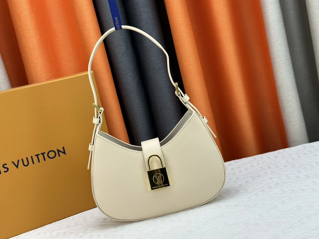 GoAnywhere 5741 Louis Vuitton AAA Quality Shoulder Bags For Women