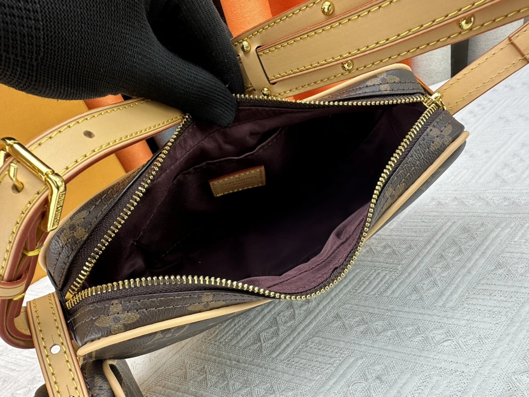 GoAnywhere 6147 Louis Vuitton AAA Quality Shoulder Bags For Women
